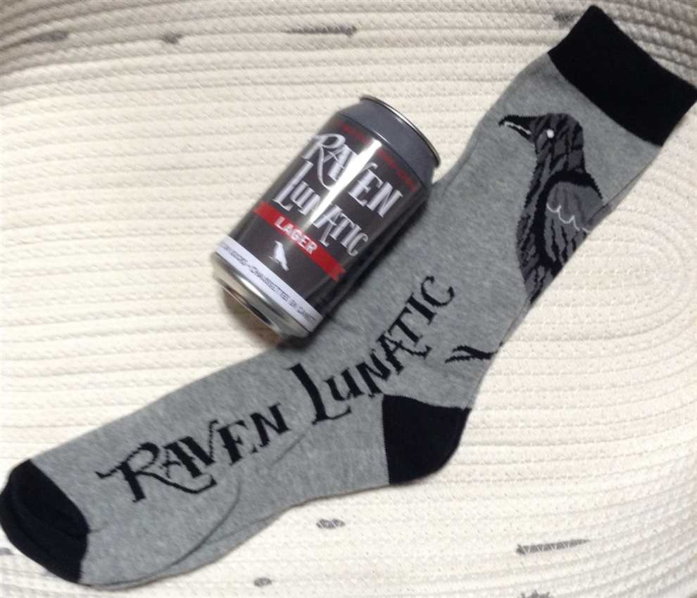 Socks, Men's Beer Can - Raven Lunatic